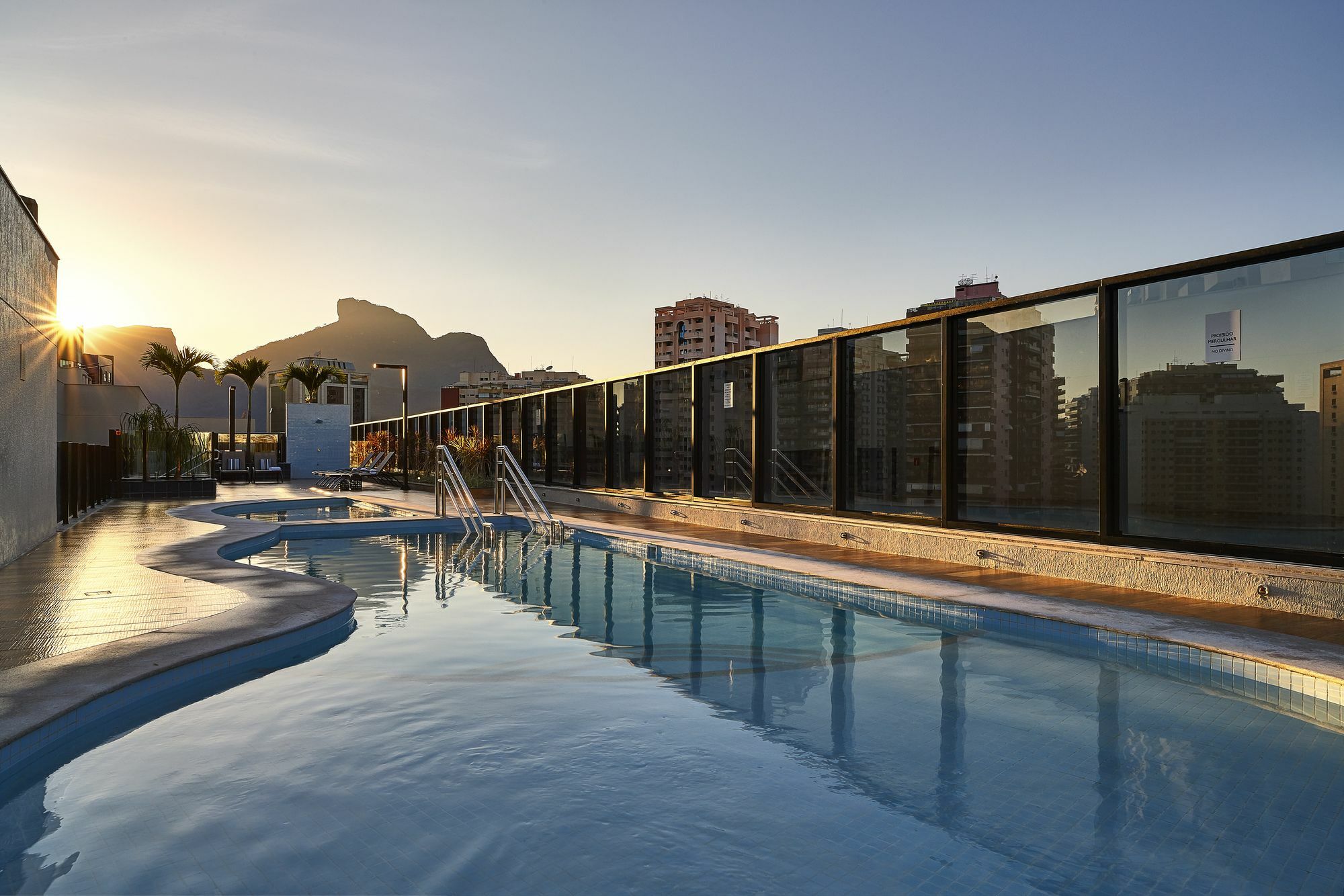 Hotel Radisson Barra 5*